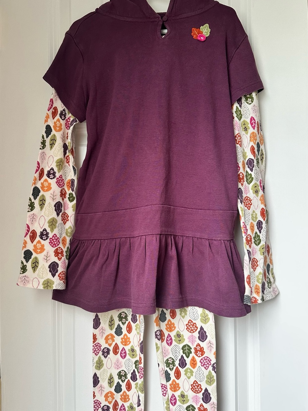 2 Piece Set-Hooded Tunic with Leaf-Print Layered Sleeves & Matching Leggings